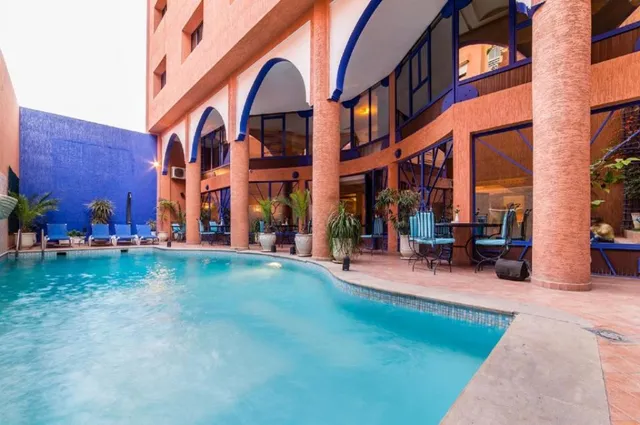 Hôtel Les Trois Palmiers