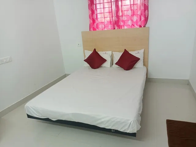 OYO J2 Service Apartment