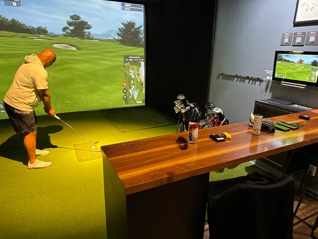 SVN2 Indoor Golf Newbury Park