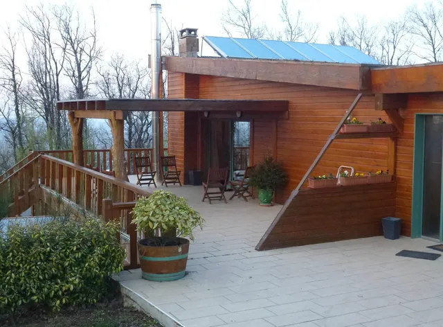 Les Sentiers Du Lac / Field La Gaia