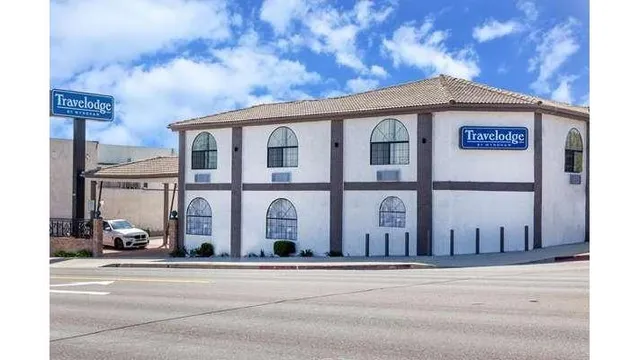 Travelodge by Wyndham Harbor City