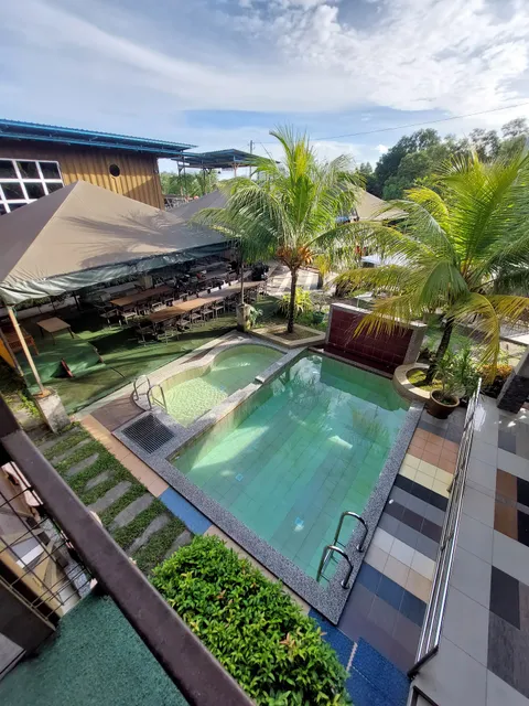 Kontena Homestay dan Kafe Dengkil