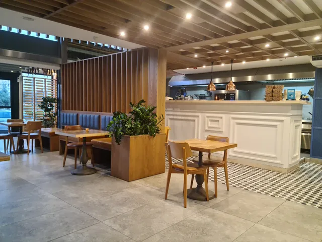 Square Bistro-Pizzeria-Cafe