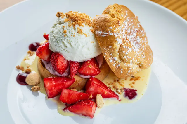 Cooper’s Hawk Winery & Restaurant