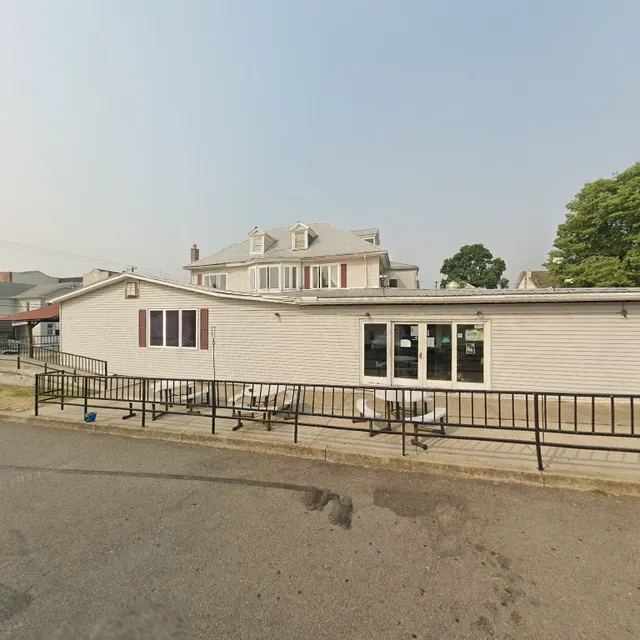 The Goose Bar and Grill