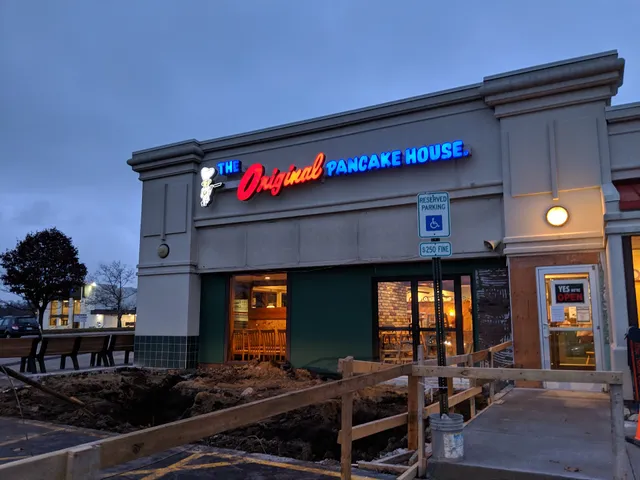 The Round Barn - The Round Barn Center