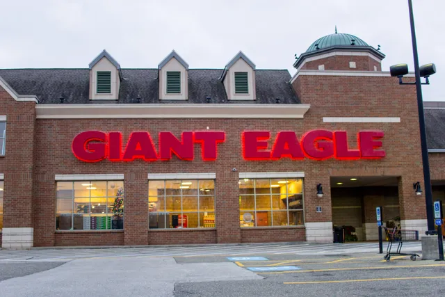 Giant Eagle Supermarket