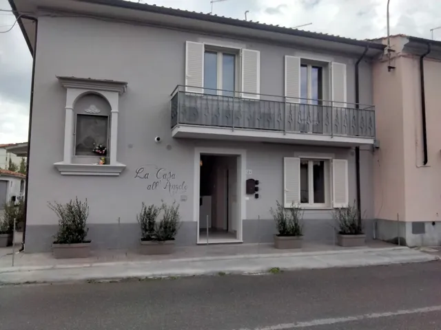 la casa all 'angolo