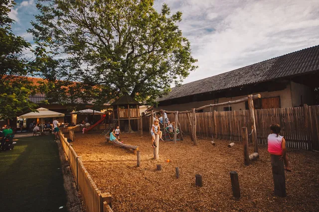 Hostel Hiša Na Travniku