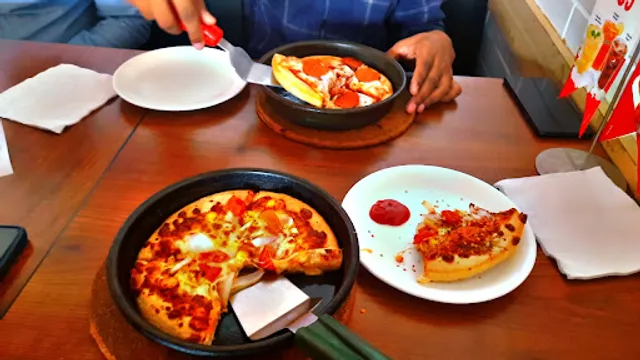 Pizza Hut | M3M Broadway, Gurgaon