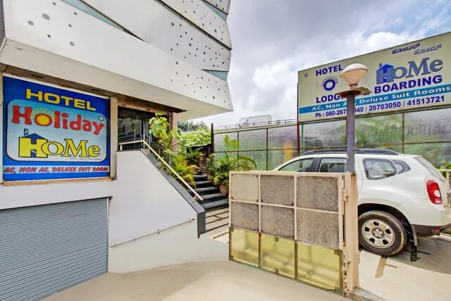 OYO 74589 Holiday Home