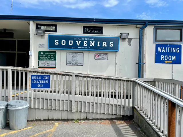 San Juan Souvenir Stop