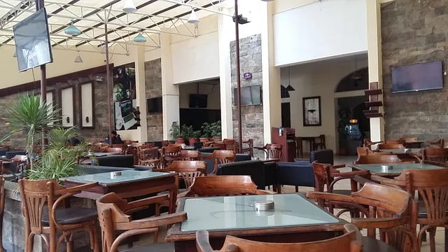 Veranda Cafe & Restaurant