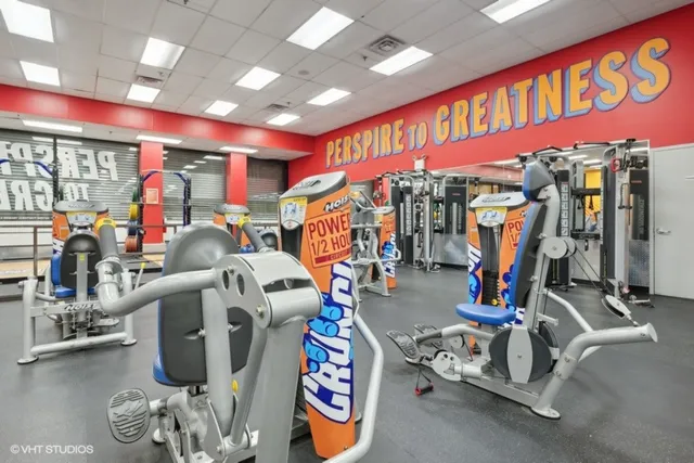 Crunch Fitness - Greenpoint