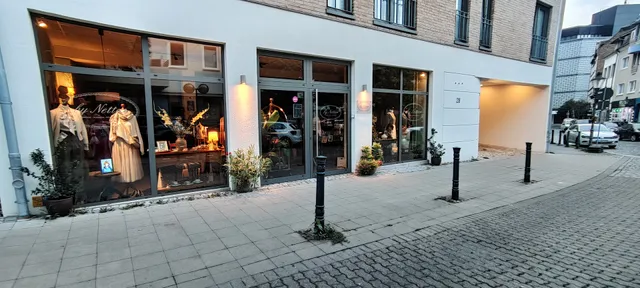 by Netta - Second Hand Mode