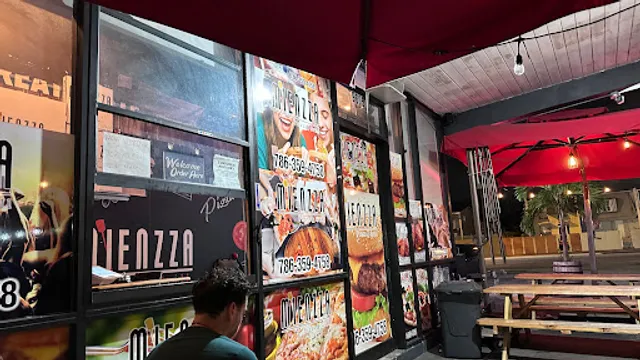 Mienzza Pizza & Grill