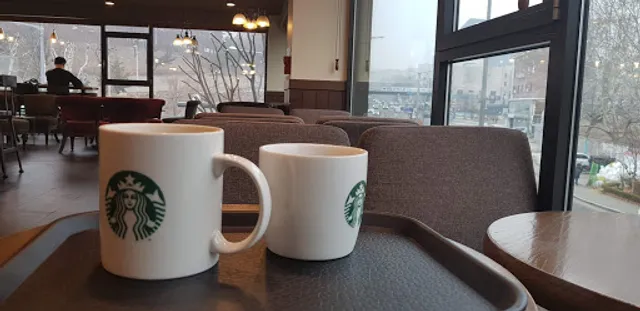 Starbucks Dongbinggo