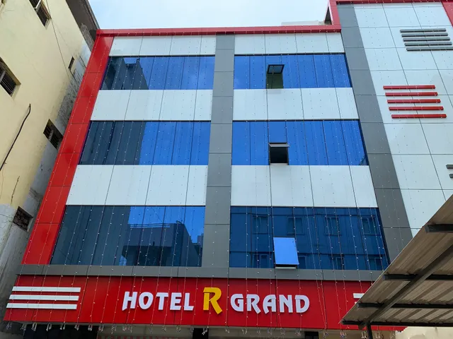 HOTEL R GRAND