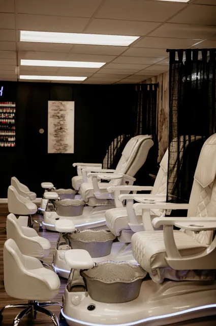 Diamond Nail Salon