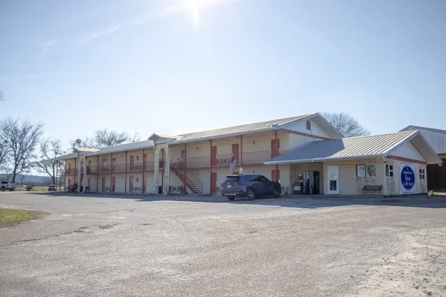 American Inn & RV Park