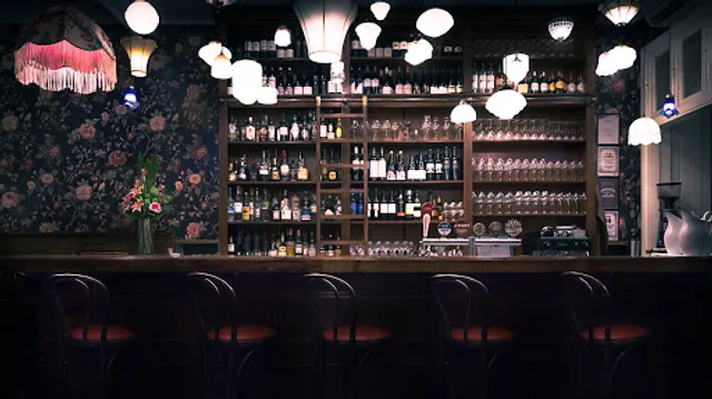 Electric Avenue & Mrs J. Rabbits