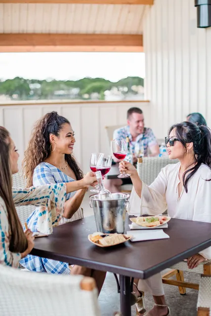 Absolute Charm Wine Tours | Fredericksburg Wine Tours