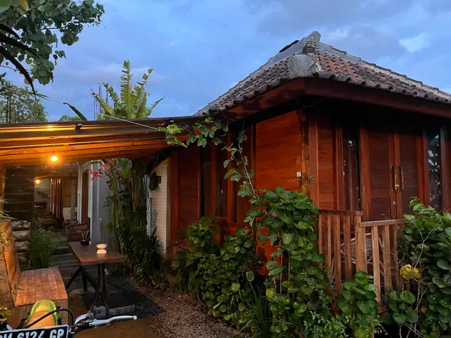 Ayolah Surf House and surf camp west bali