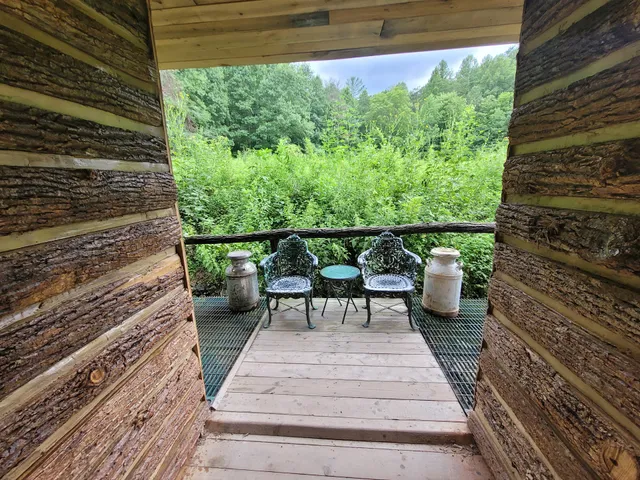 Standing Bear Farm/Hostel