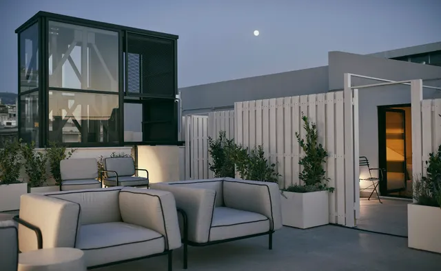 Athinaidos Quarters by K&K