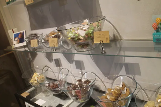 Tarte ＆ Cannele −par EPICERIE TORY−