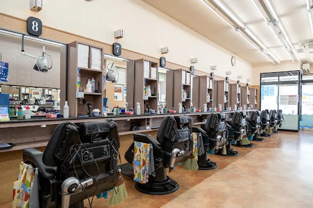 Barber Plage Takayama