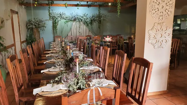 Outdoor Arena Restaurant