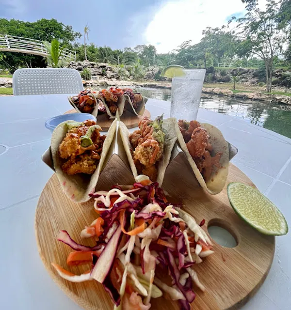 Hoyo 19 Restaurant Bar