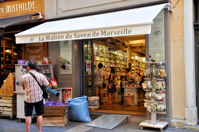 Les Savonneries Du Soleil - Savon De Marseille - Aix En Provence