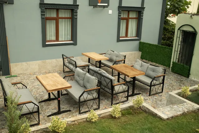 Zelle Airport Suites