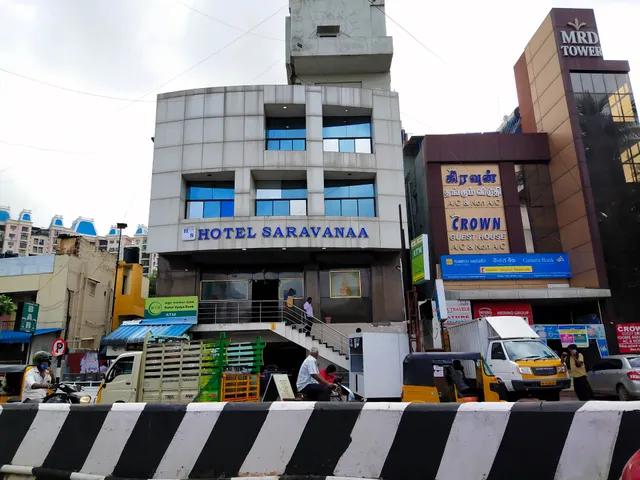 Hotel Saravanaa