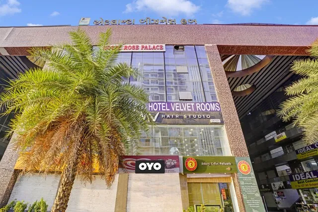 Hotel O 812340 Hotel Velvet Rooms