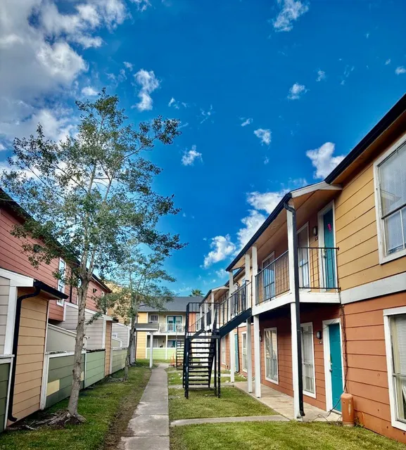 The Palms At Cypress Station