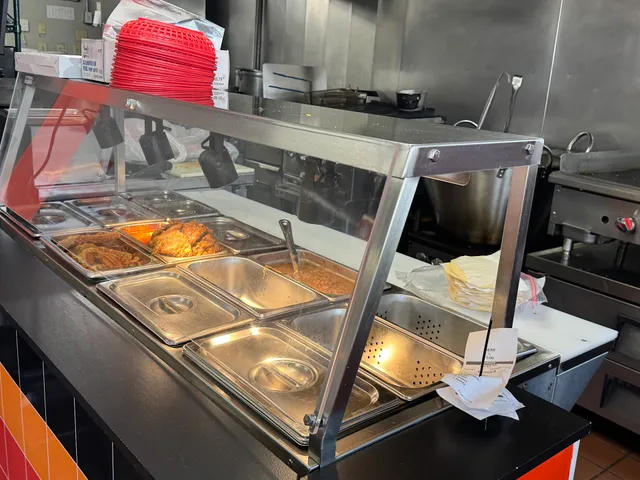 Taco District Carnitas y Más