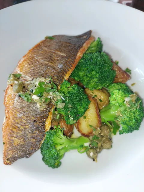 La Isla - Bar & Kitchen