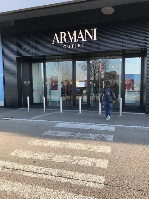 Armani Outlet