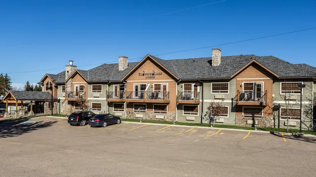 Elkwater Lake Lodge & Resort