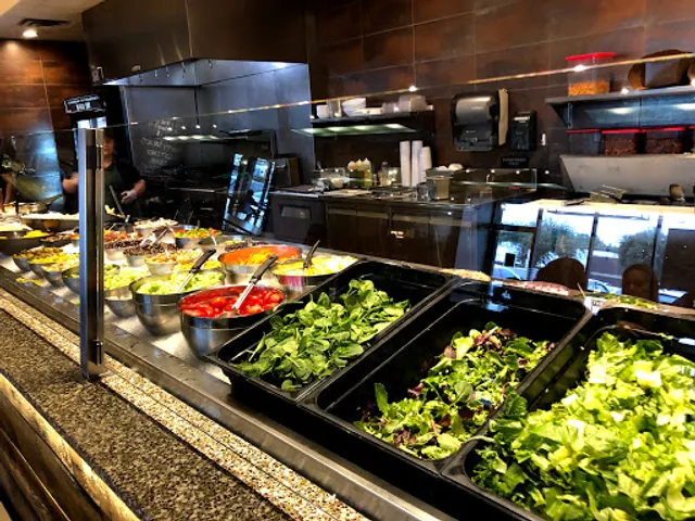 Snappy Salads Greenville