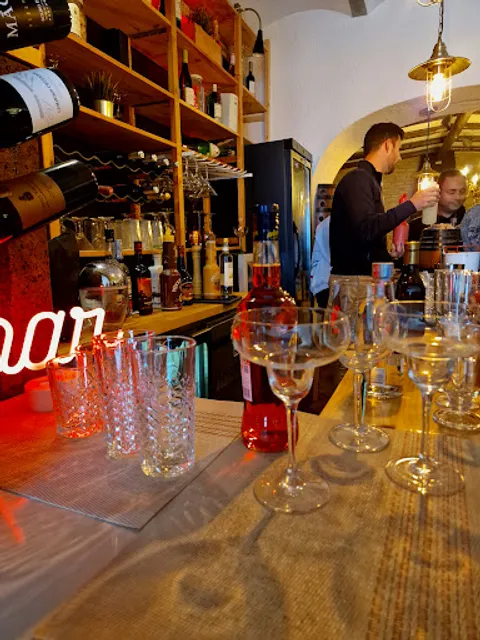 Mira Restaurante Tapas & wine