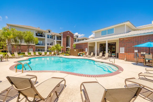 Landmark of D'Iberville Apartments