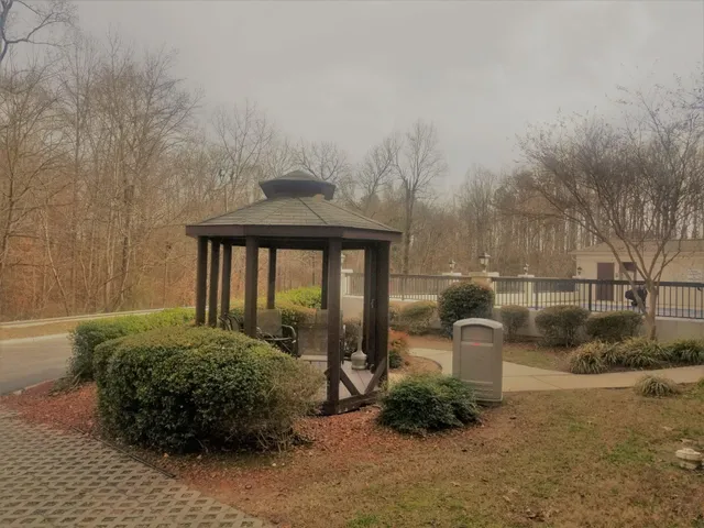 Holiday Inn Express & Suites Charlotte Arpt-Belmont by IHG