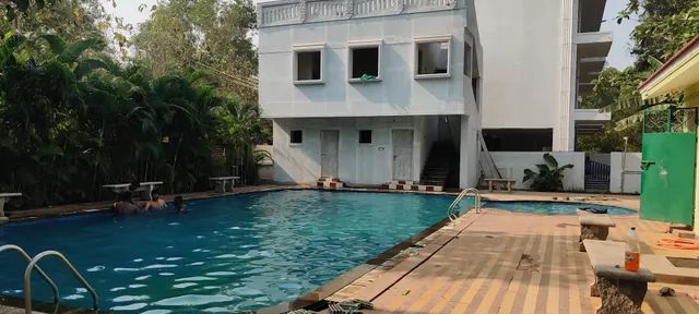 Southern Universal Farm House & Swimming Pool