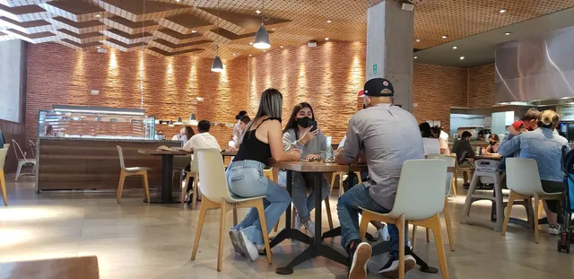 Crepes & Waffles Mall Plaza