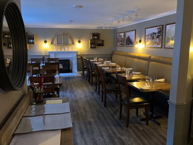 1886 Lake House Bistro