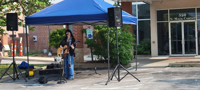 St Charles Riverwalk Farmers Market